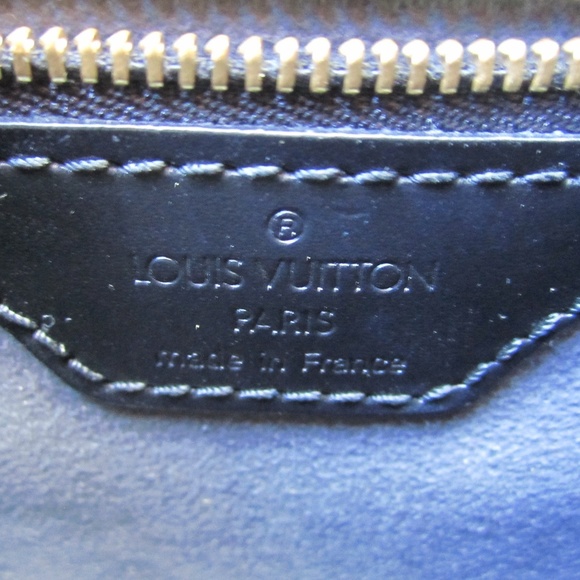 SOLD! AUTH. Louis Vuitton Epi Lussac - Picture 7 of 8